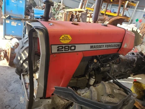 Massey Ferguson 265, 275, 290 Motorhaube, Haubenbaugruppe 1672960M93, 1672961M93